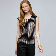 Load image into Gallery viewer, Sleeveless Shell.-Green-0
